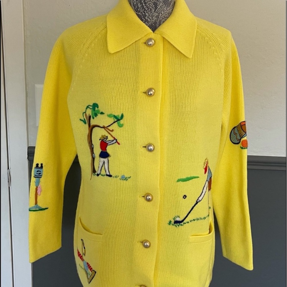 Gone 6/24 Golf sweater vintage novelty